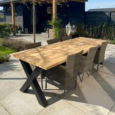 tuintafel en stoelen