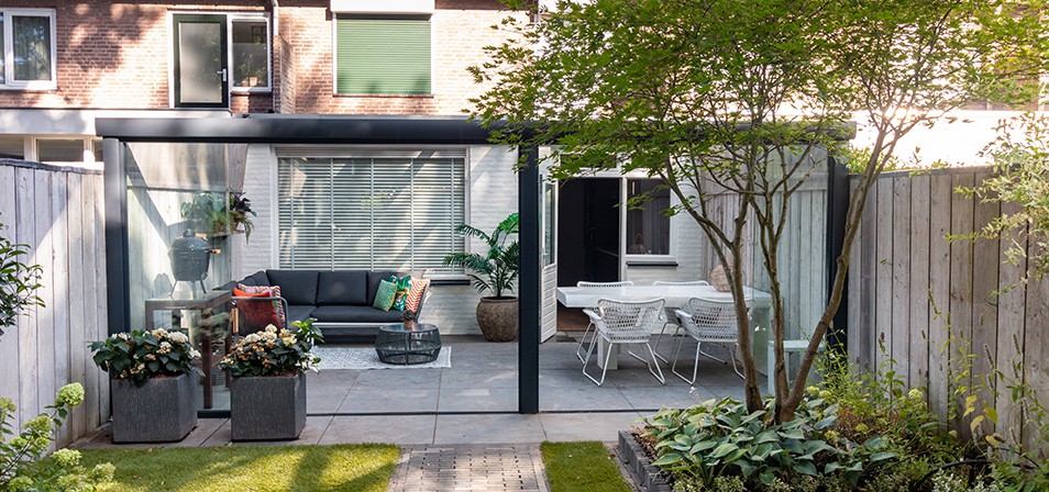 overkapping achter in de tuin