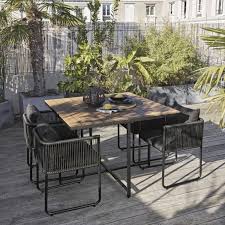 tuin tafel met stoelen