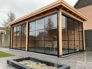 vrijstaande kunststof overkapping